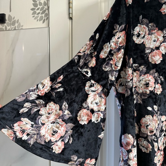 Beautiful top by Tribal Jeans. - Picture 3 of 3